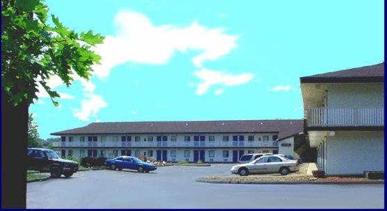 Hilltop Inn Pittsburgh Crafton Buitenkant foto