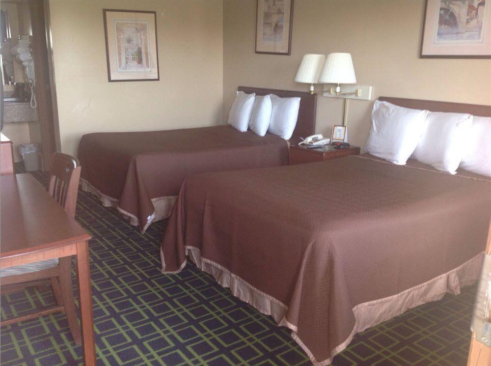 Hilltop Inn Pittsburgh Crafton Buitenkant foto