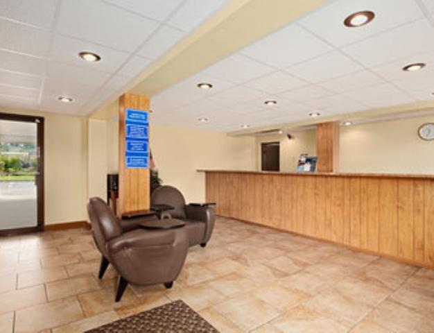 Hilltop Inn Pittsburgh Crafton Buitenkant foto